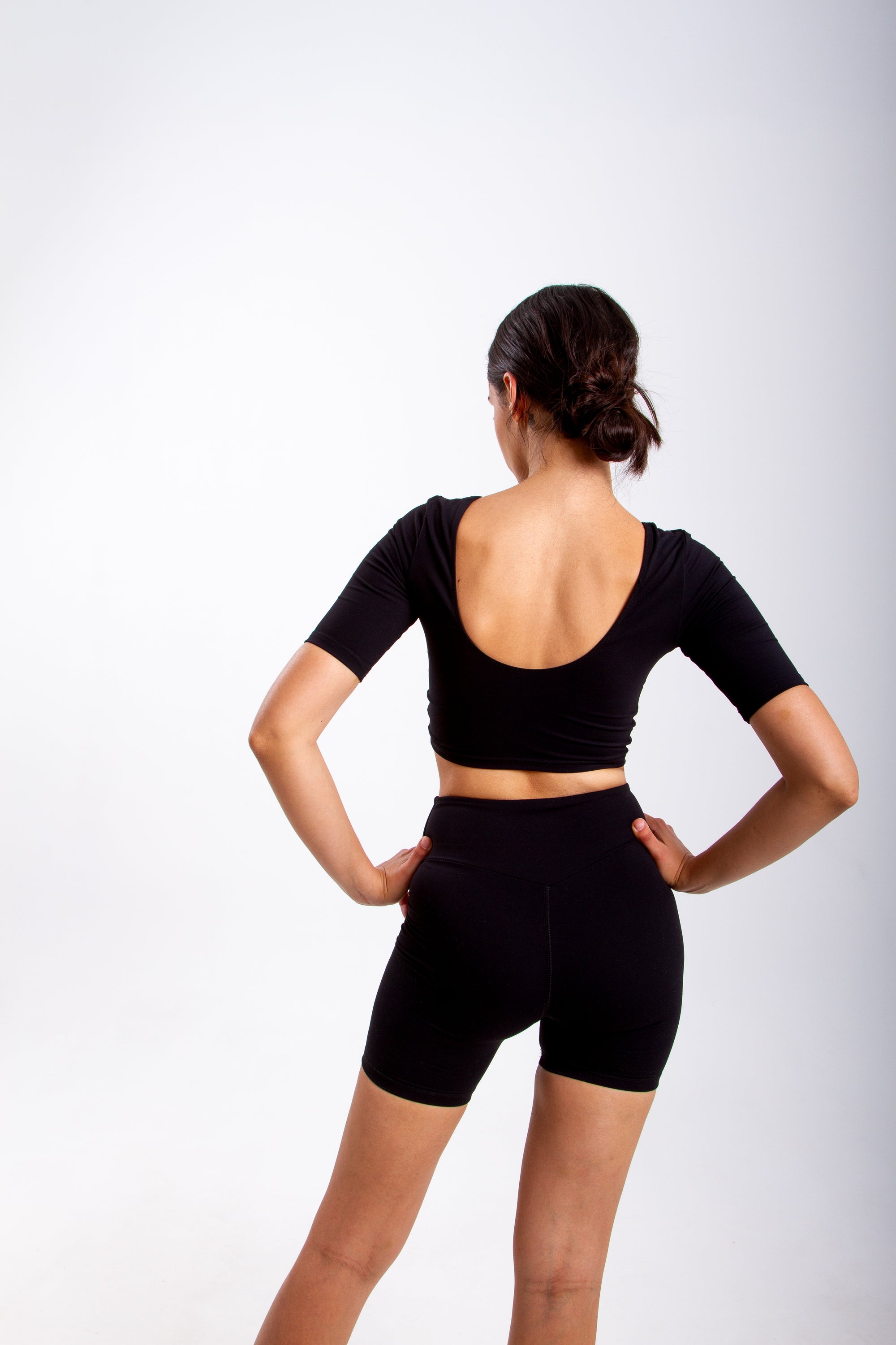 biker shorts + top z krótkim rękawem