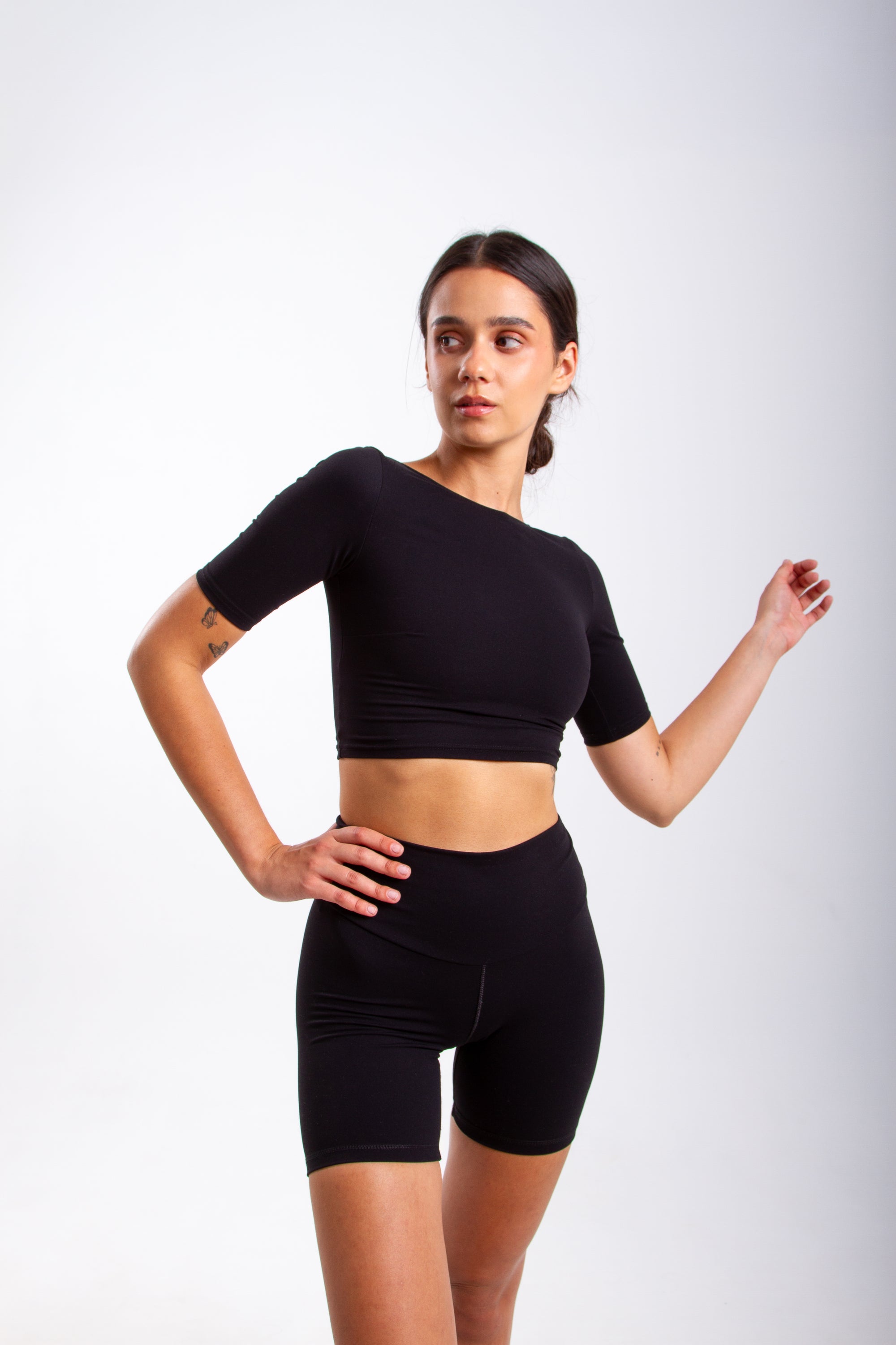 biker shorts + top z krótkim rękawem