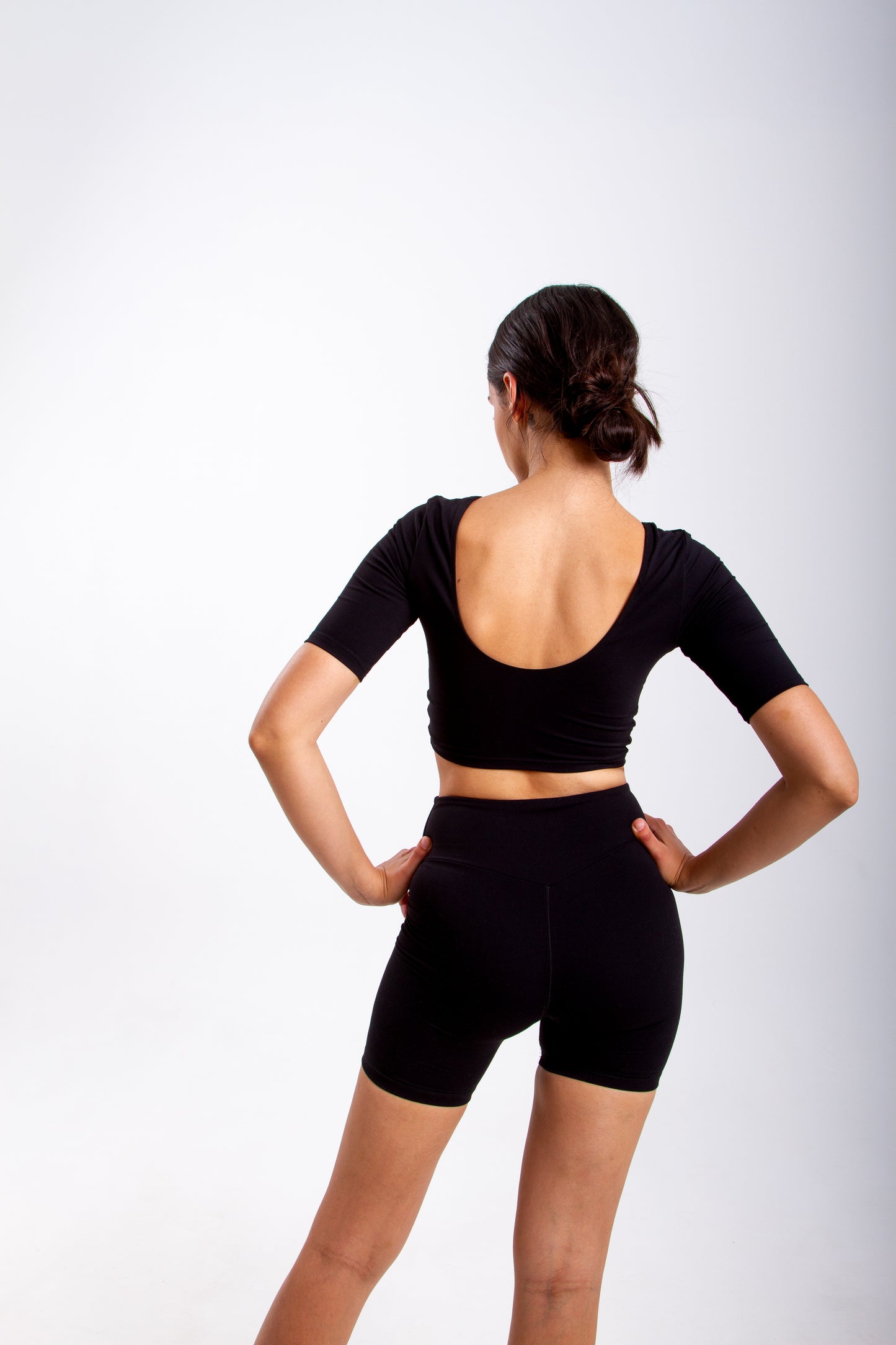 biker shorts + top z krótkim rękawem